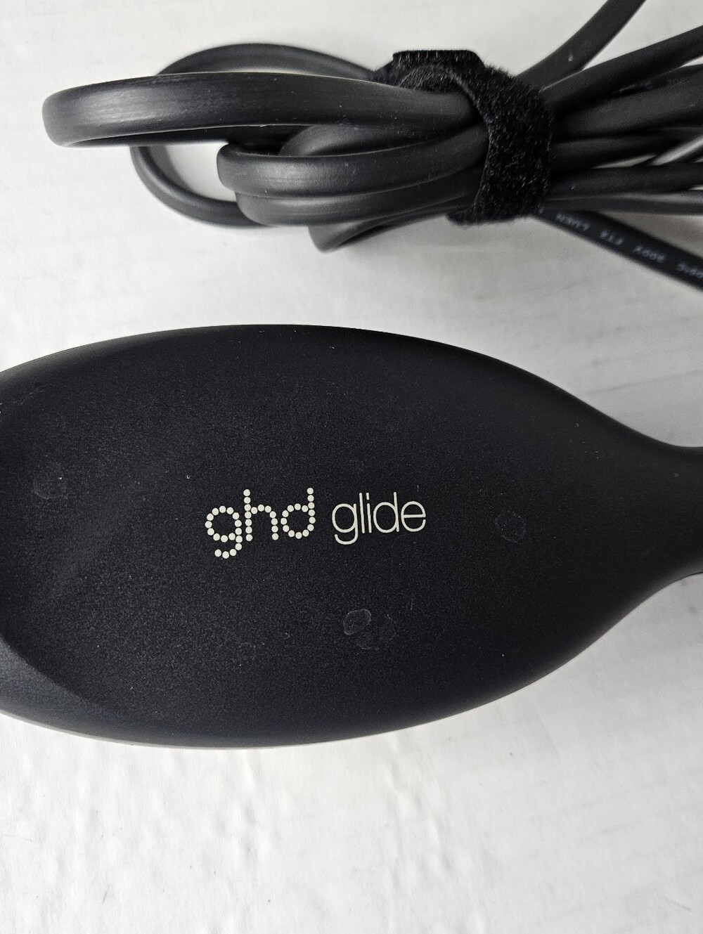 ghd Glide Electric Smoothing/Detangling Hot Brush in Black Model B1C002